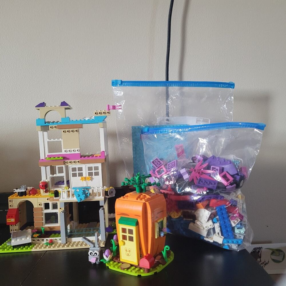 Lego Friends Girls Lot mixed 3-4 lbs